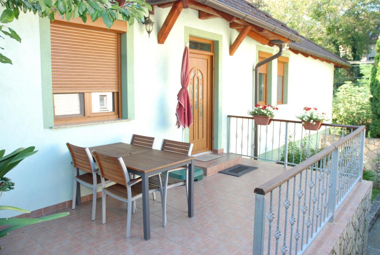 Zoeldike Vendeghaz Hotel Kaposvár Buitenkant foto