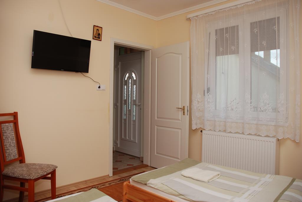 Zoeldike Vendeghaz Hotel Kaposvár Kamer foto