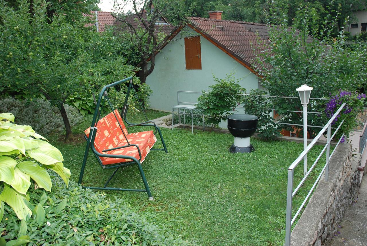 Zoeldike Vendeghaz Hotel Kaposvár Buitenkant foto